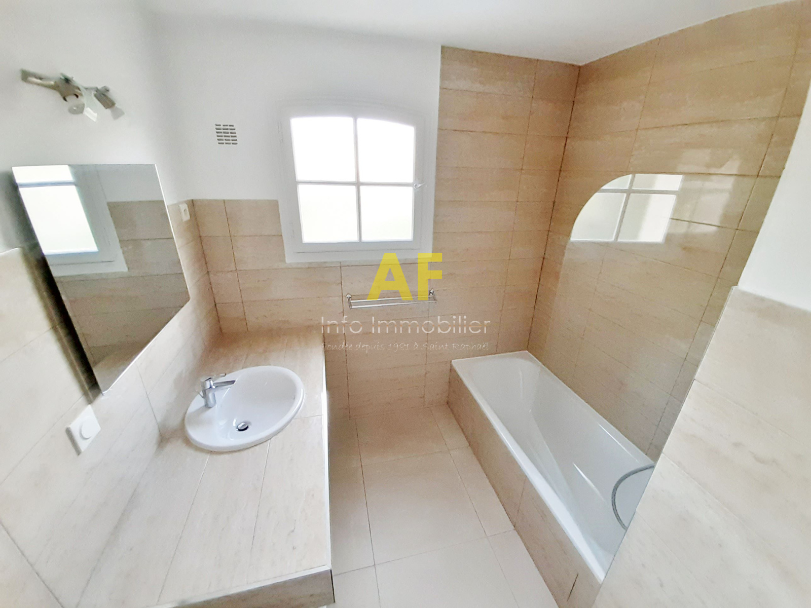 Image_, Appartement, Saint-Raphaël, ref :CC724
